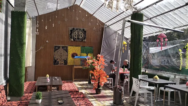 Saat Sitara Cafe Kasol