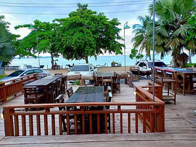 Klang​ Aow​ Seafood​&Resort