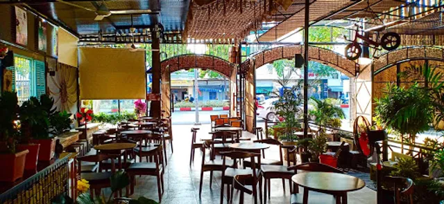 LEO COFFEE, BEER & WINE-RESTAURANT