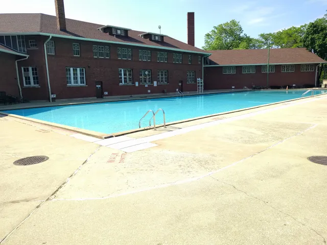 Hamlin Park Pool (Outdoor)