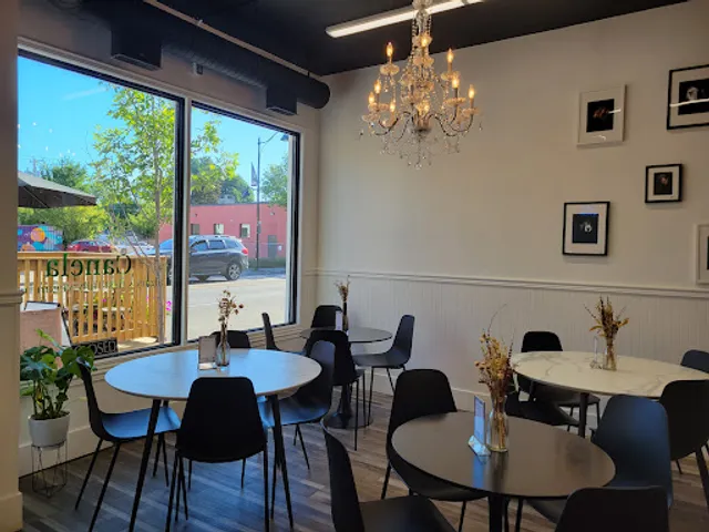 Canela Vegan Bakery & Cafe