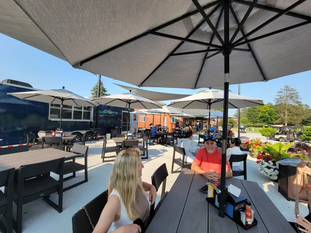 Albatross 19 Social House