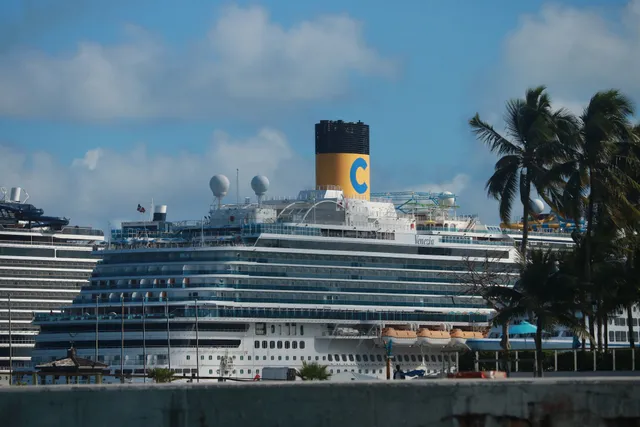 Start at Junkanoo Beach