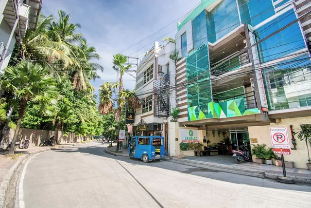 Emerald Island Hotel