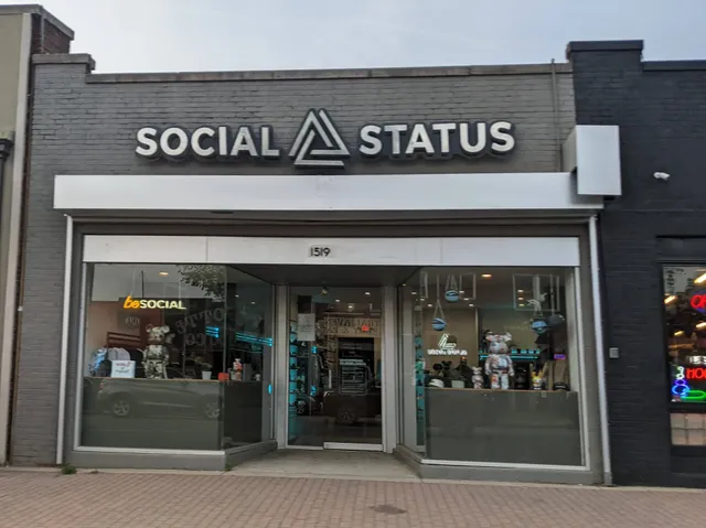 Social Status Charlotte