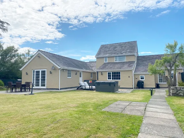 Felin Traeth Cottage