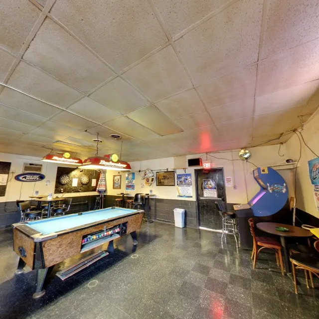 Daniela's Bar And Grill