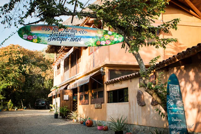 Mi jardín Troncones- Restaurante - Hotel - Boutique