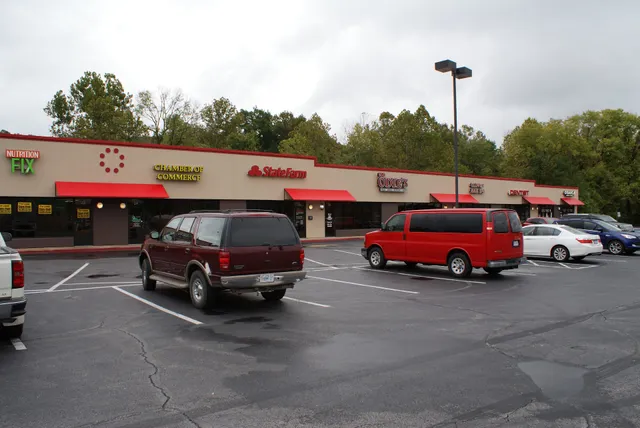 Gravois Springs Plaza