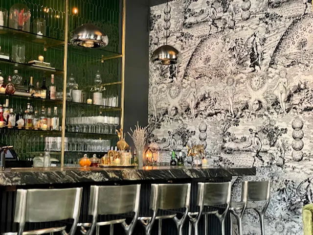 {pretty to think so}