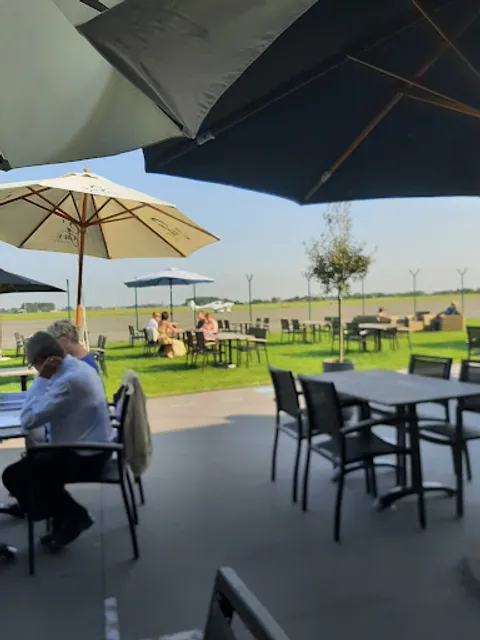 Restaurant Runway 26=08