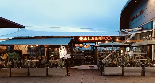 Balsamico Titan Restaurante - Cafe