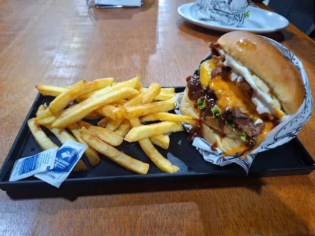 Canal Hamburgueria e Pizzaria