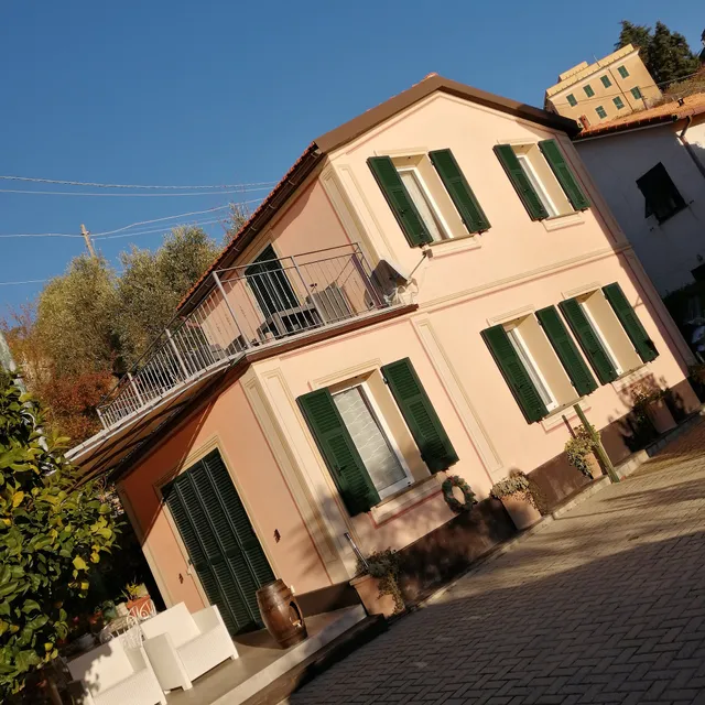 B&B La Piccola casa Rosa. CIN IT010015C1BSLGD8HZ