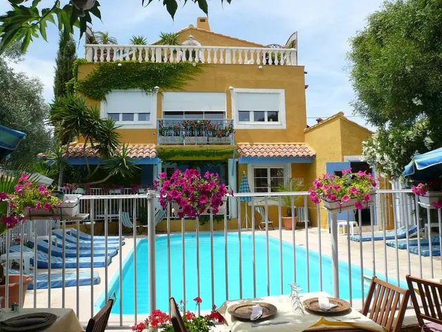 Hôtel Restaurant Le Mas de la Frigoulette