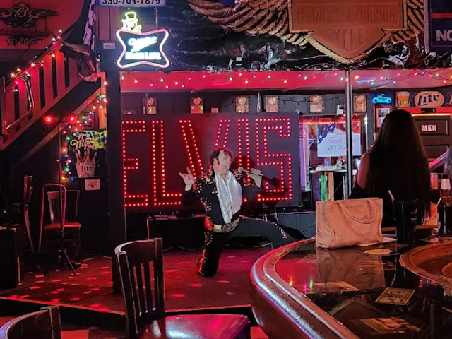 Geno's 2.0 - Medina, OH