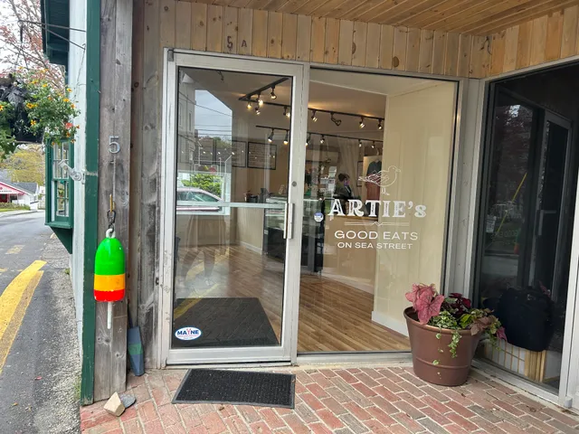 Artie's Good Eats on Sea Street