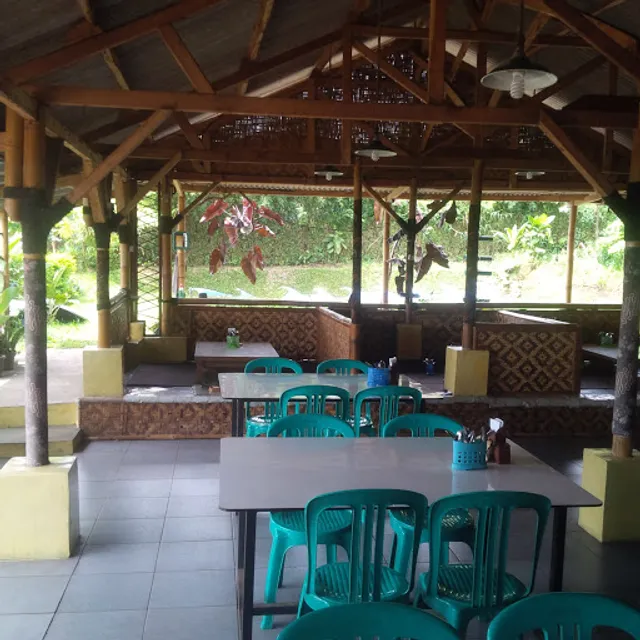 Warung makan Lesehan Sop Ikan Neng Jihan