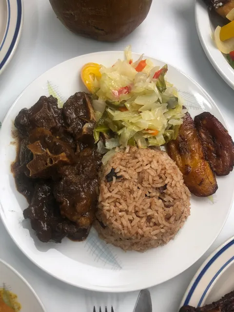 Healthy Island Deli (Food Truck)