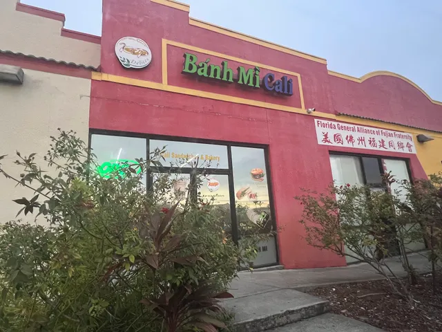 Bánh Mi Cali