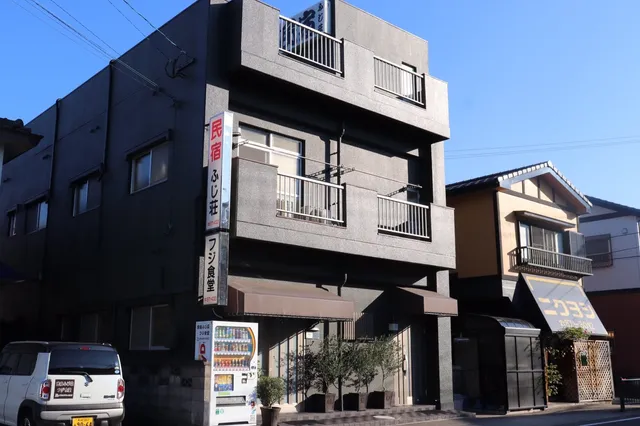 ふじ荘・フジ食堂