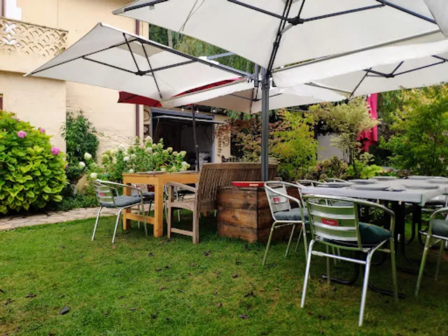 Casa de comidas El Bosque