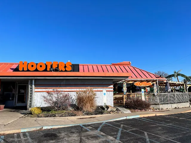 Hooters