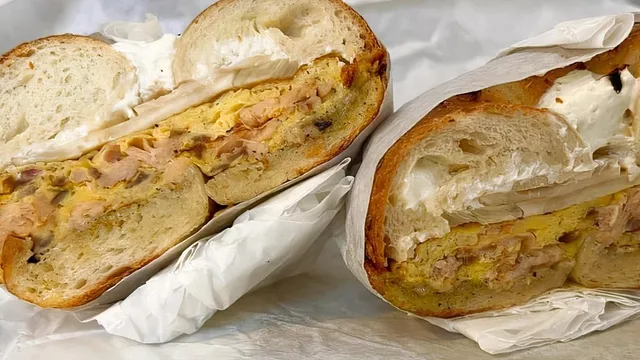 Belle's Delicatessen & Bar