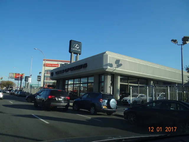 Lexus of Queens