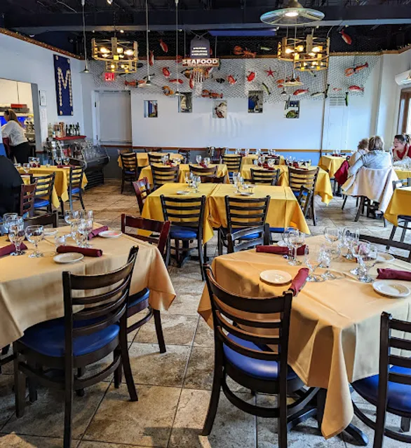 PF Seafood Market & Restaurant