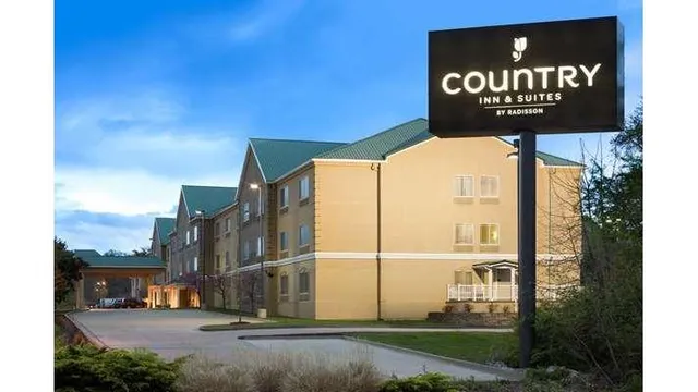 Country Inn & Suites by Radisson, Columbia, MO