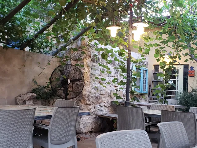 נחמן & בתיה kitchen sandwich