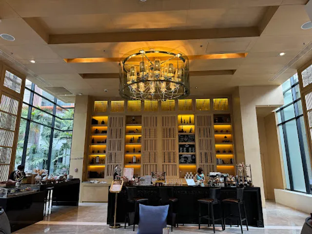 Latitude 13°39' Bar