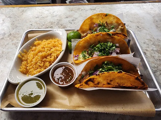 Los Bravos Mexican Restaurant