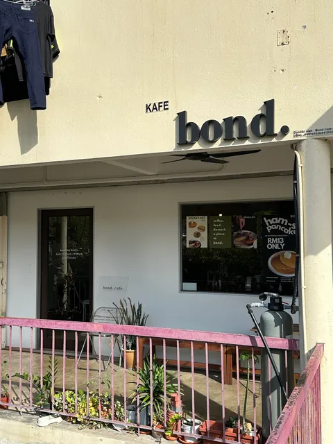 Bond Cafe