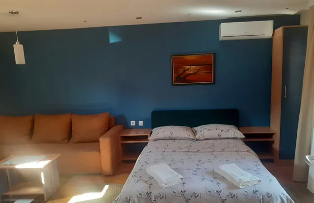 Prenoćište Day Holiday