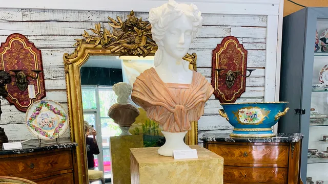 Bull Street Estate Sales