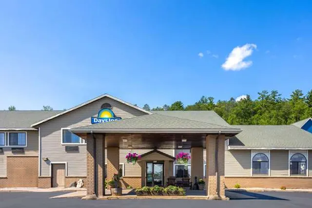 Days Inn by Wyndham Iron Mountain