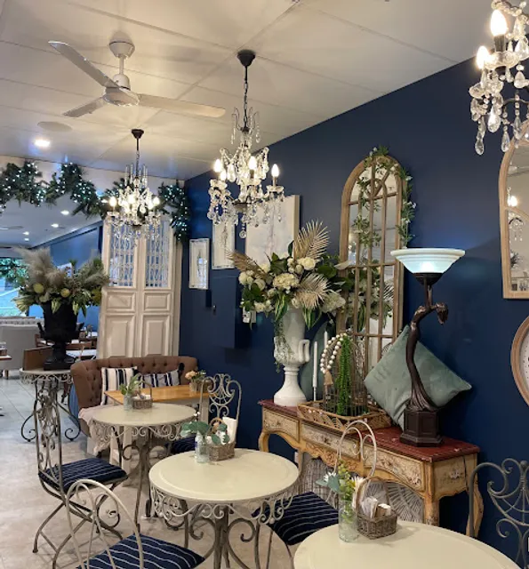 Boulevarde Cafe Larder Gifts and Fragrances