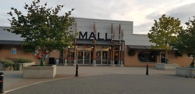 Tsawwassen Town Centre Mall