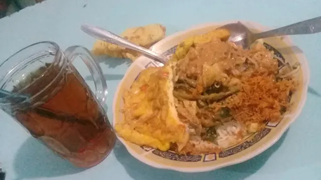 Aneka Nasi Pecel Khas Madiun Bu Marni