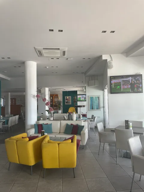 LOBBy cafe bar