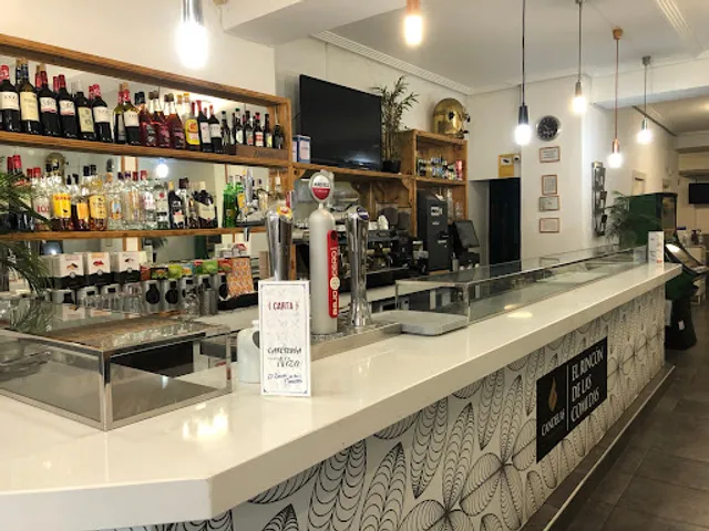 Cafetería nuevo Niza. El rincón de las comidas