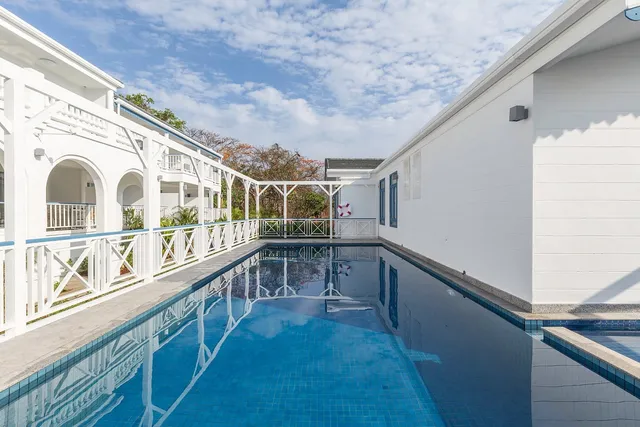 Somewhere Hotel Koh Sichang