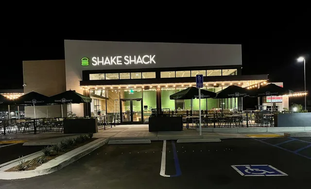 Shake Shack Huntington Beach