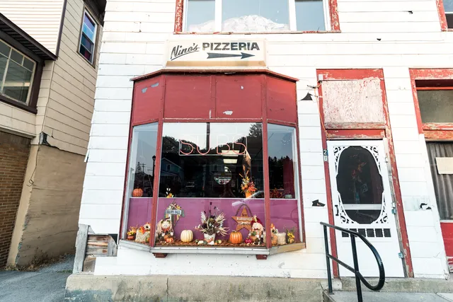 Nino's Pizzeria