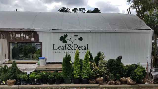 Leaf & Petal at the Gardens