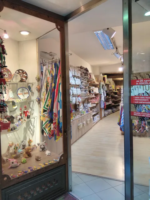 HIT - SNEAKERS & STREETWEAR STORE