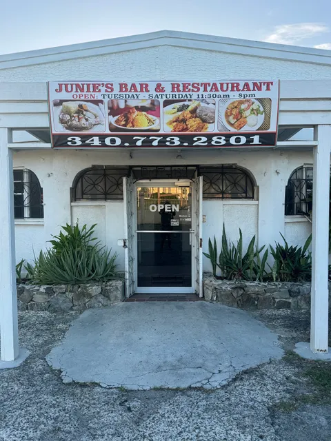 Junie's Bar & Restaurant