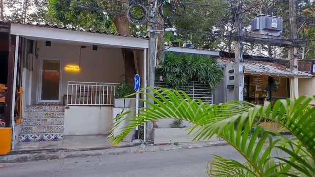 Sidewalk Boutique Hotel and Cafe